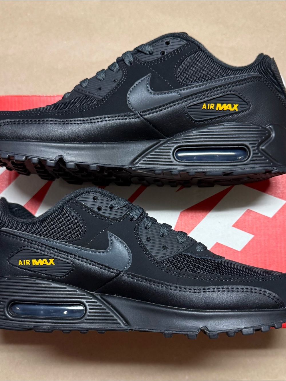 Nike Air Max 90 Black Speed Yellow Mens sz 9 Running Shoes Rare! - Picture 2 of 5
